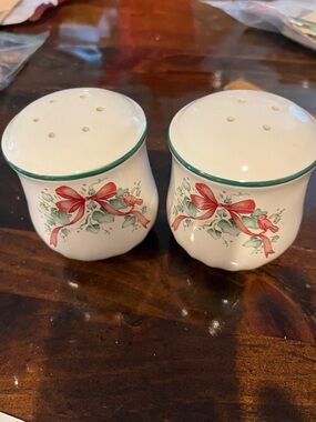 Holiday Ceramic Salt and Pepper Shakers with Red Bow Design